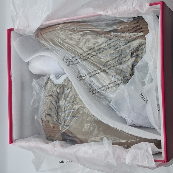 NIB VINCE CAMUTO Prestetta Bootie - Foxy True Suede, Taupe - Picture 2 of 16